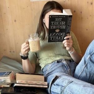 Meet your Posher, Julia